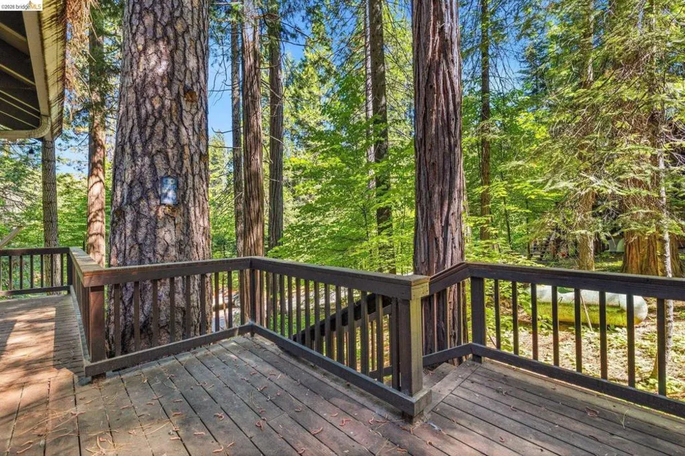 25209 E Jordan Way Long Barn, CA 95335