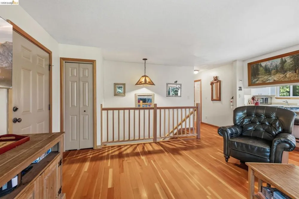 25209 E Jordan Way Long Barn, CA 95335
