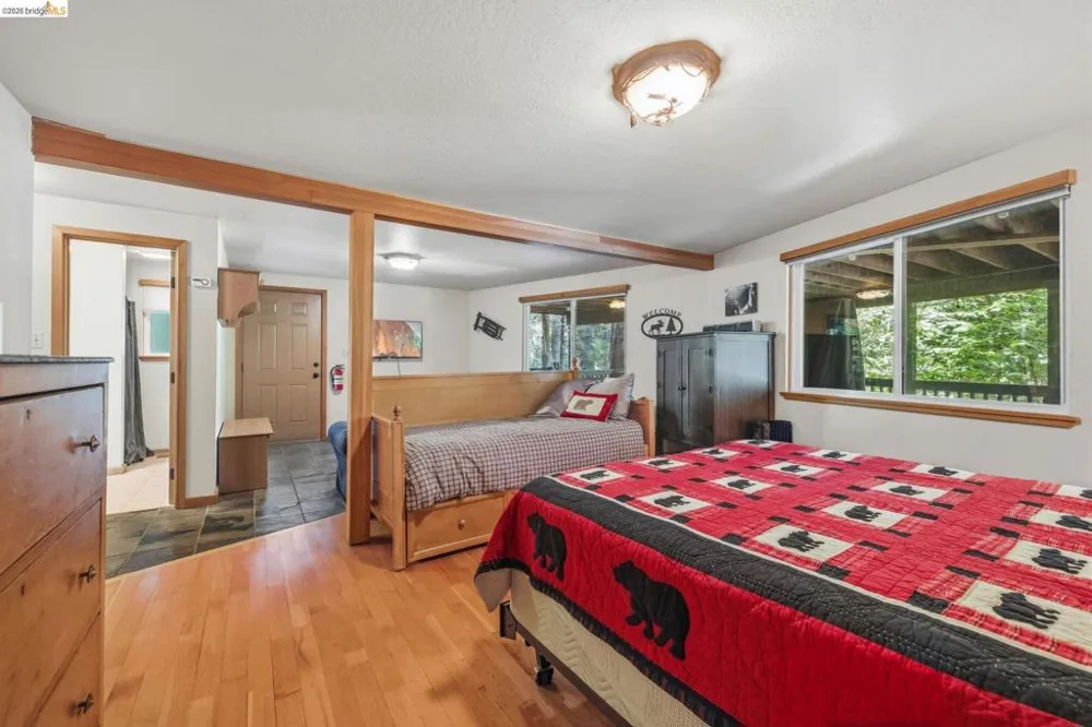 25209 E Jordan Way Long Barn, CA 95335