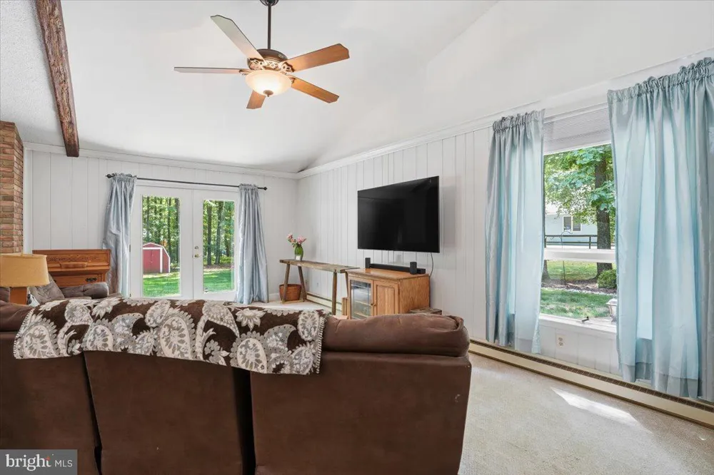 209 E MANOR LANE Lehighton, PA 18235