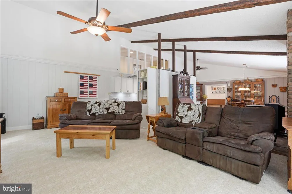 209 E MANOR LANE Lehighton, PA 18235