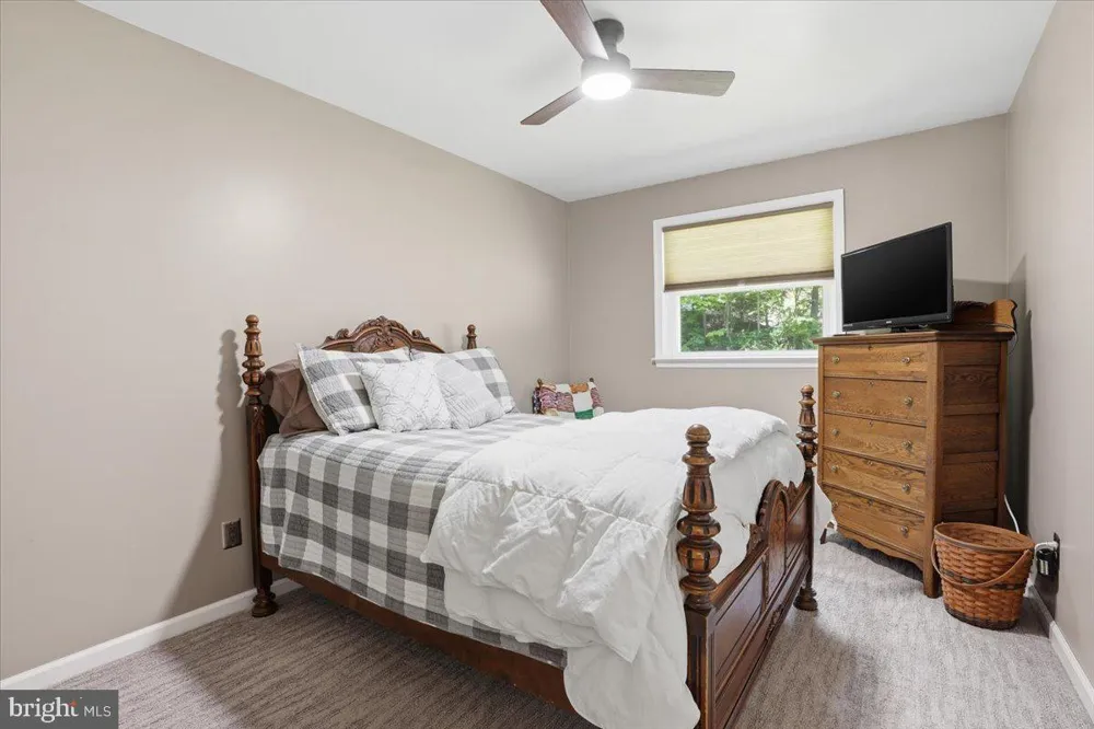 209 E MANOR LANE Lehighton, PA 18235