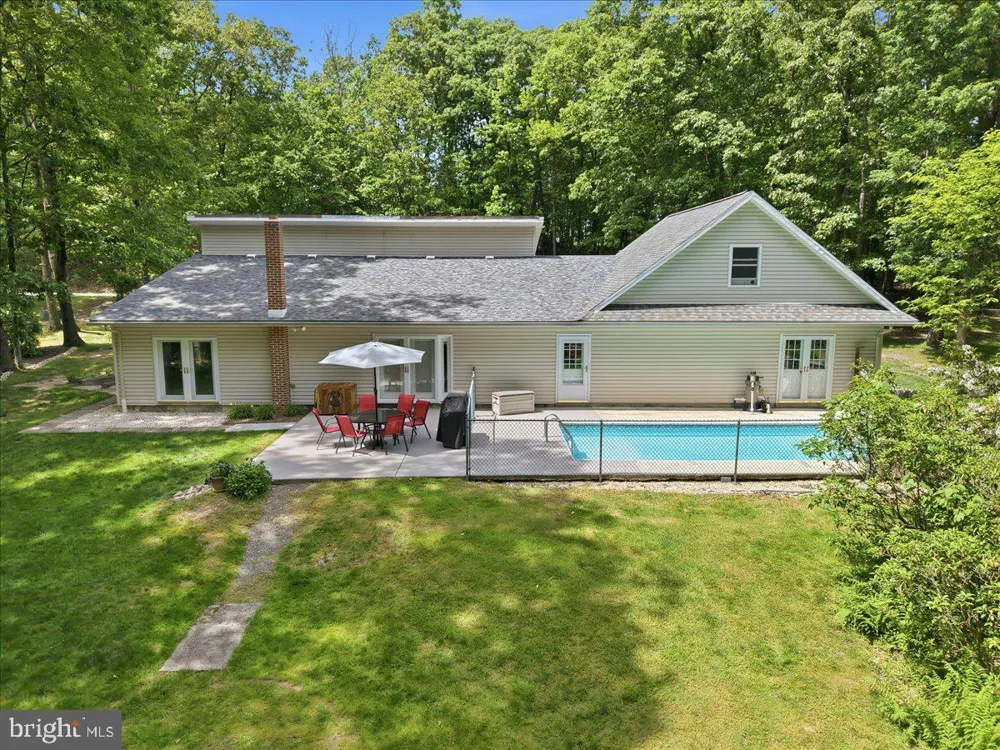 209 E MANOR LANE Lehighton, PA 18235