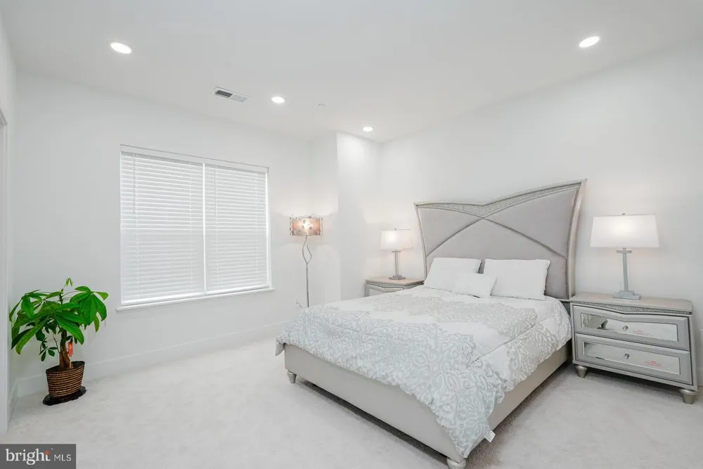 5345 ZENITH OVERLOOK Bethesda, MD 20816