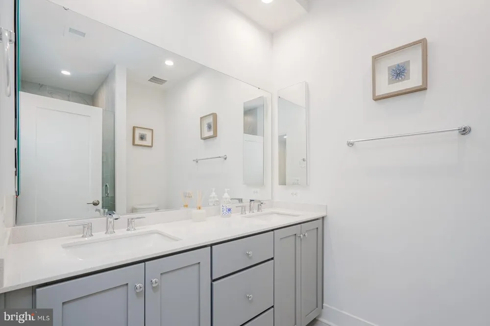 5345 ZENITH OVERLOOK Bethesda, MD 20816