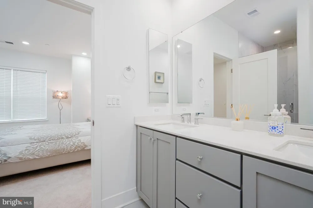 5345 ZENITH OVERLOOK Bethesda, MD 20816