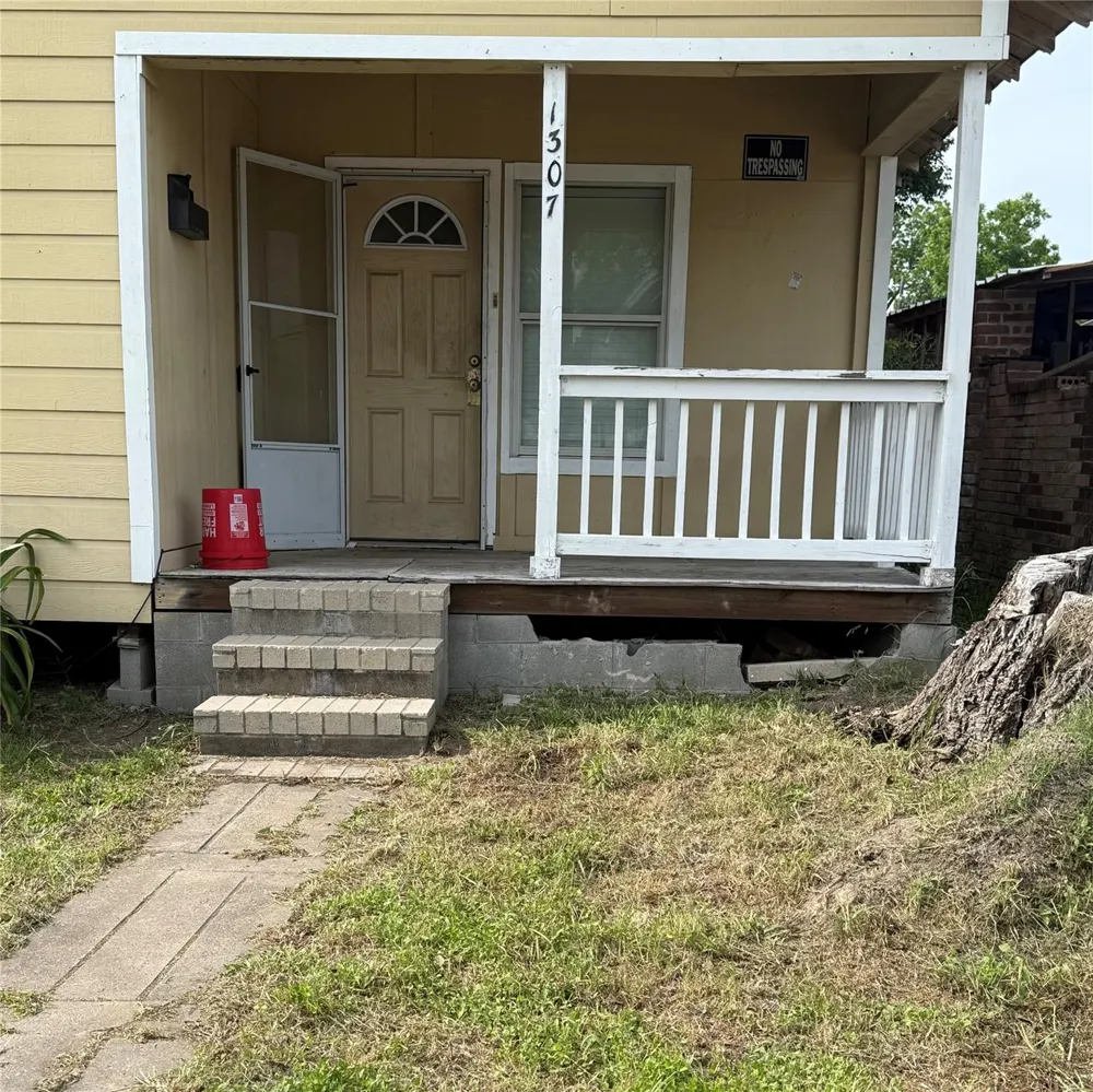 4202 Gano Street Houston, TX 77009