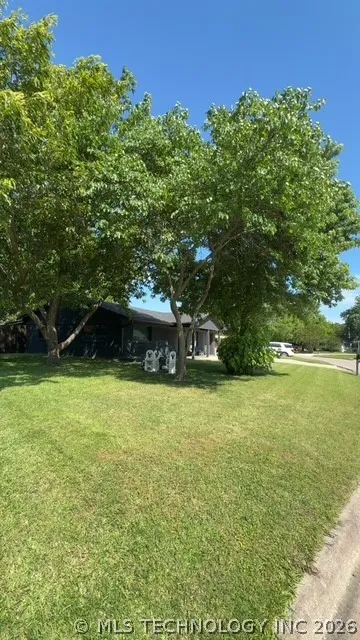 103 Sunset Madill, OK 73446