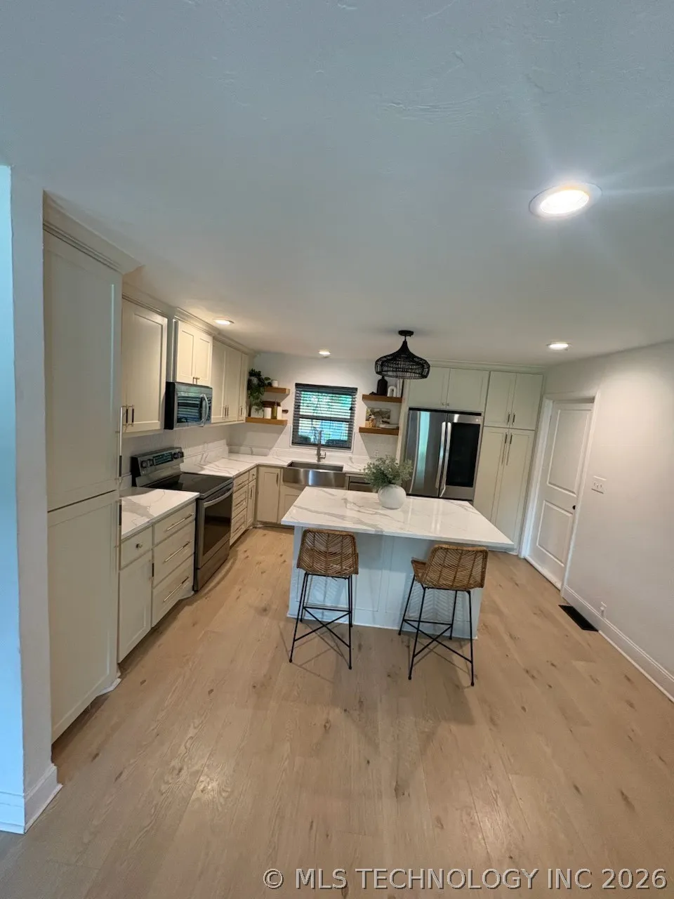 103 Sunset Madill, OK 73446