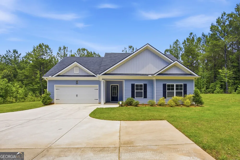 70 Goldmine RD Grantville, GA 30220