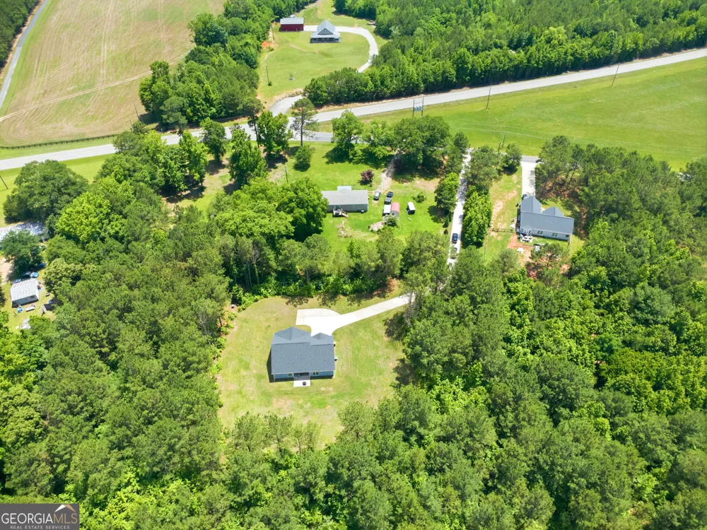 70 Goldmine RD Grantville, GA 30220