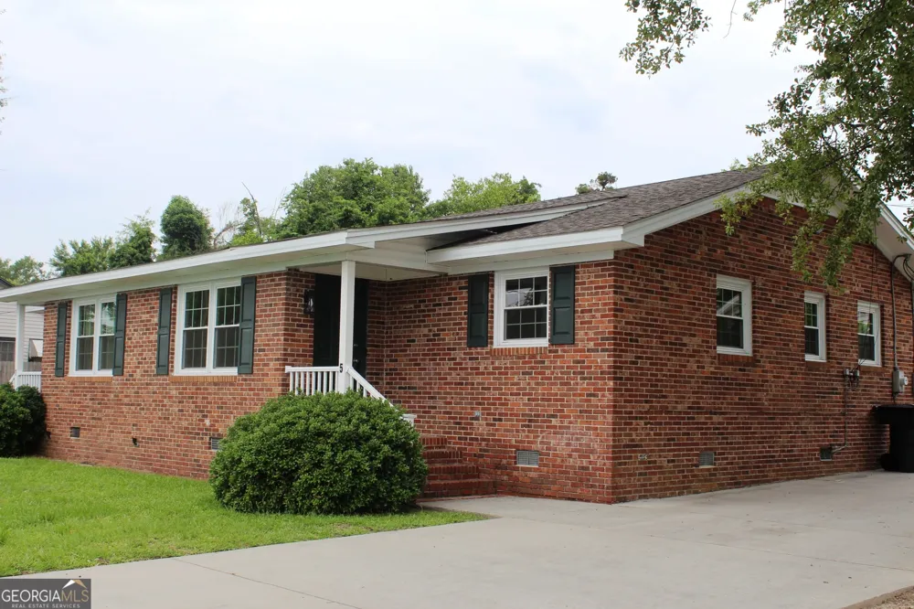5 S Zetterower AVE Statesboro, GA 30458