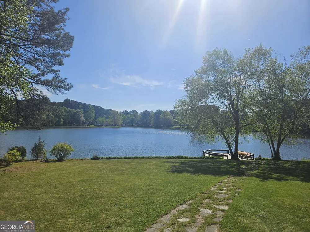 625 West Lake DR Oxford, GA 30054