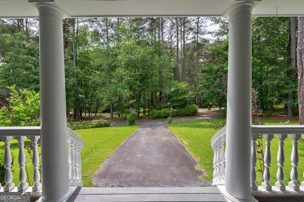 625 West Lake DR Oxford, GA 30054