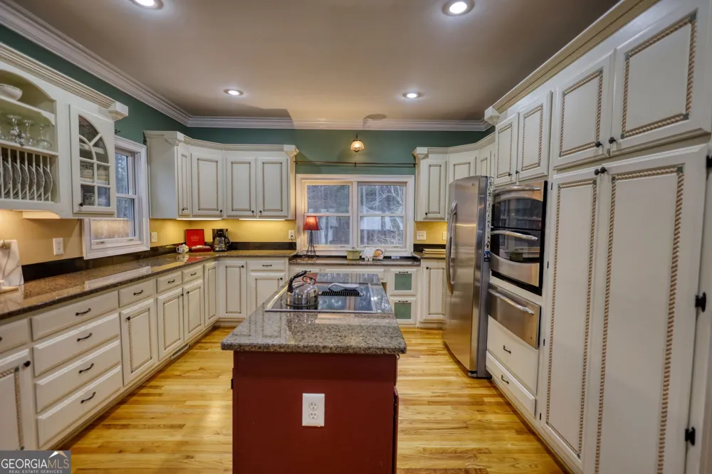 625 West Lake DR Oxford, GA 30054