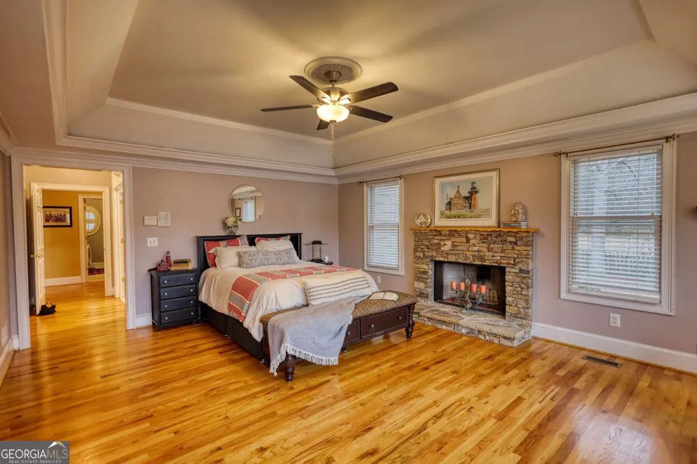 625 West Lake DR Oxford, GA 30054