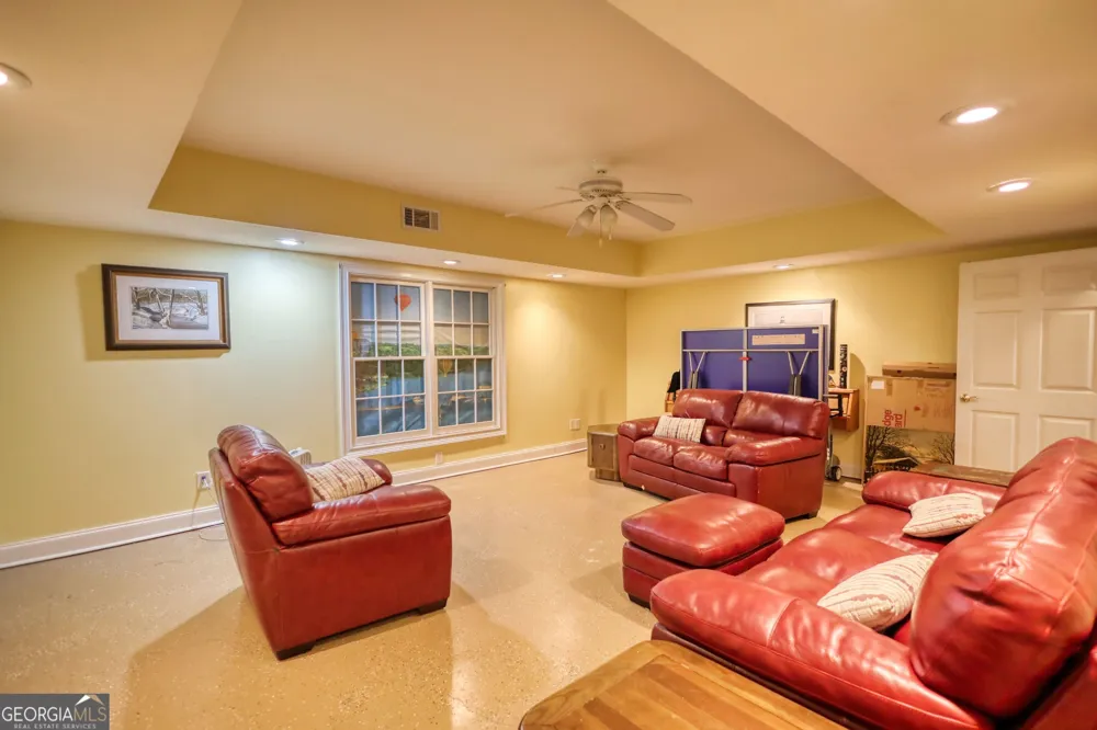 625 West Lake DR Oxford, GA 30054