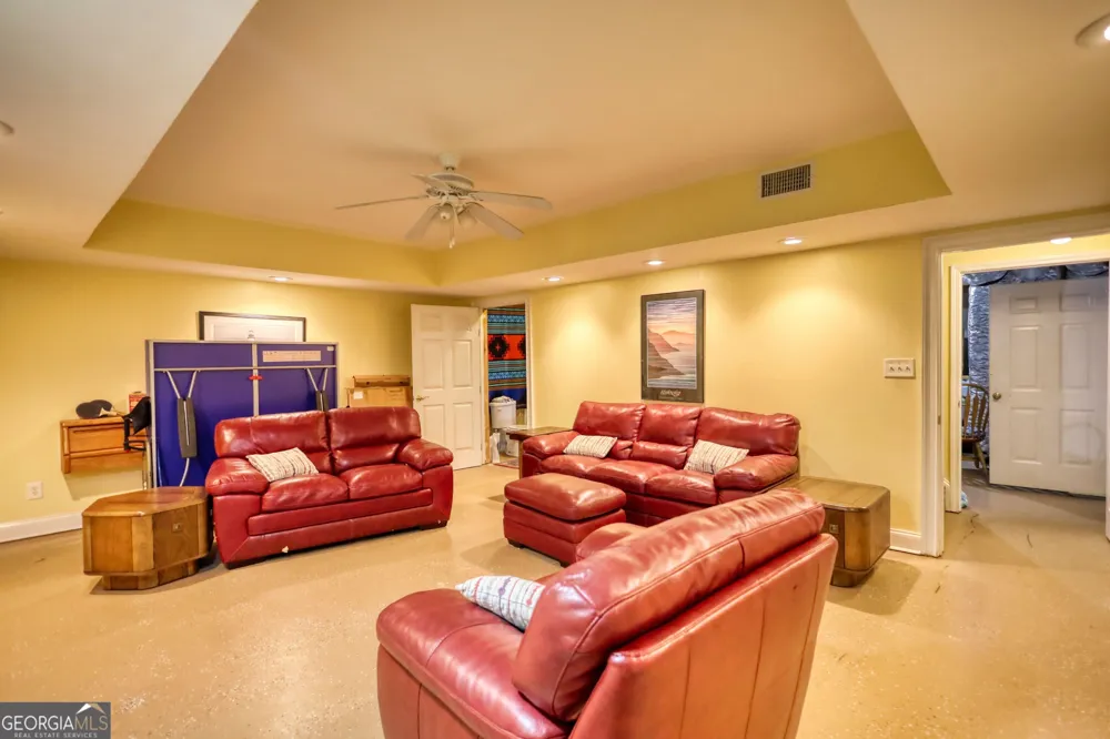 625 West Lake DR Oxford, GA 30054