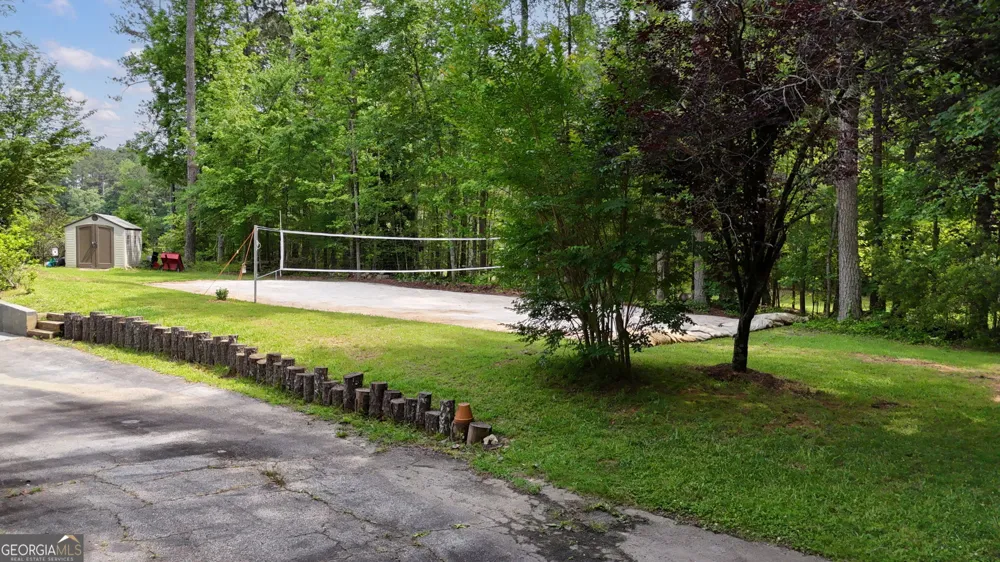 625 West Lake DR Oxford, GA 30054