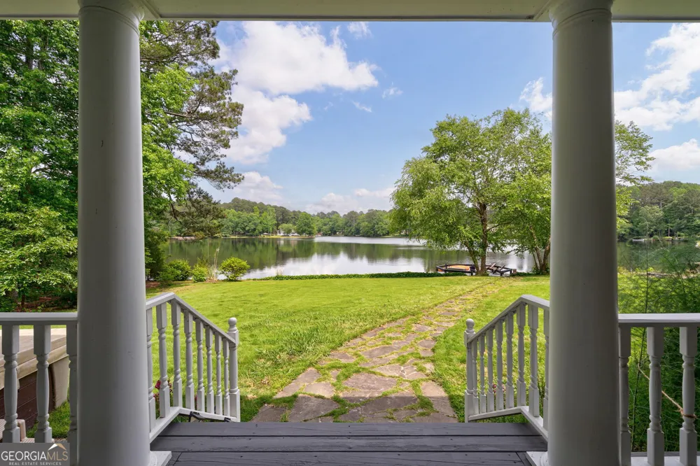 625 West Lake DR Oxford, GA 30054