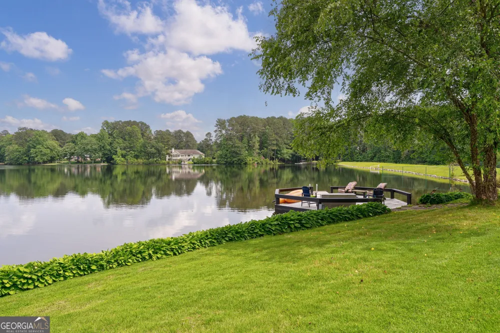 625 West Lake DR Oxford, GA 30054