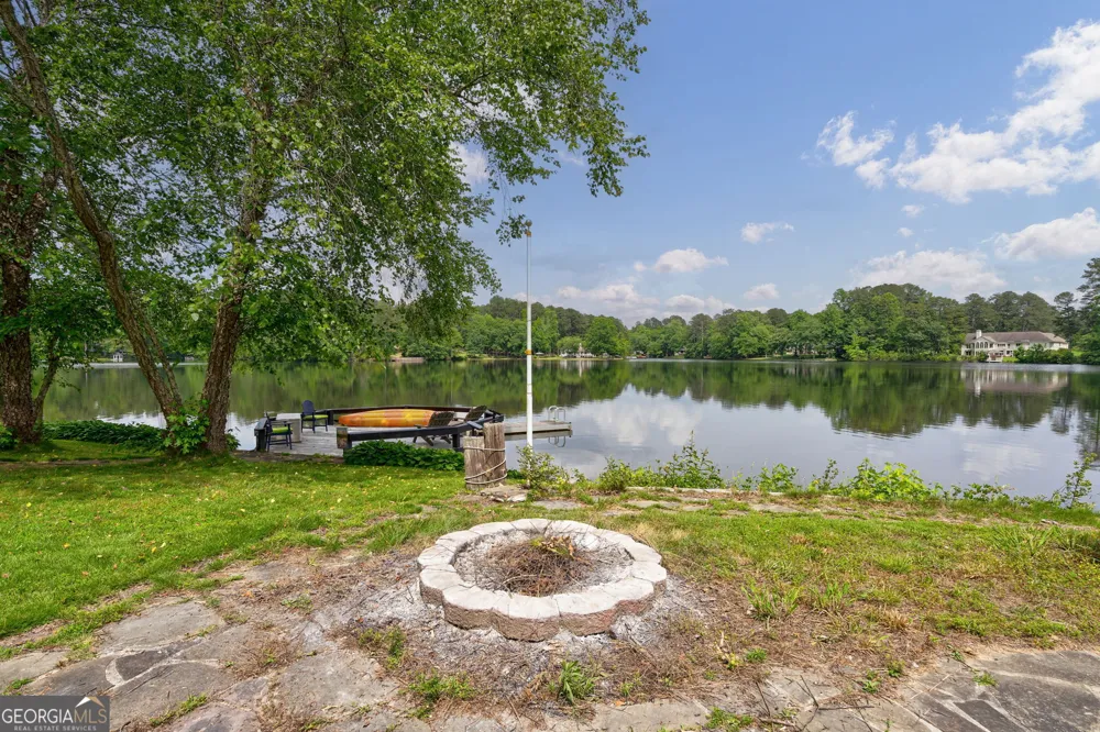 625 West Lake DR Oxford, GA 30054