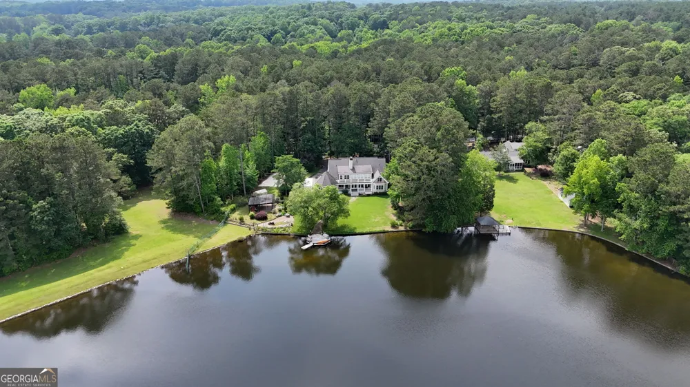 625 West Lake DR Oxford, GA 30054