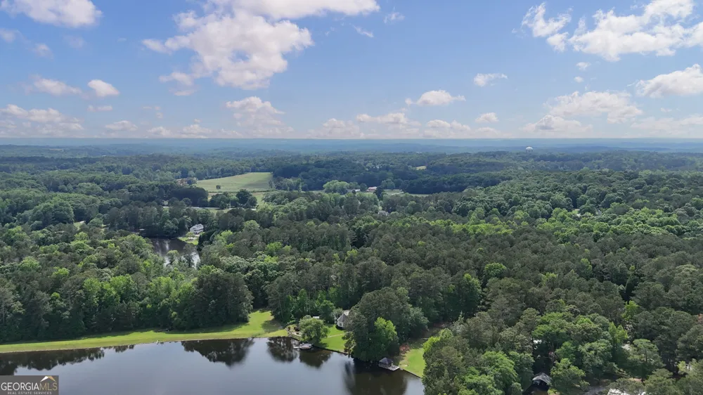 625 West Lake DR Oxford, GA 30054