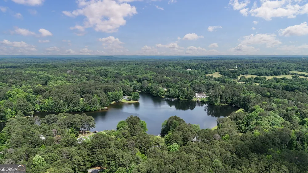 625 West Lake DR Oxford, GA 30054