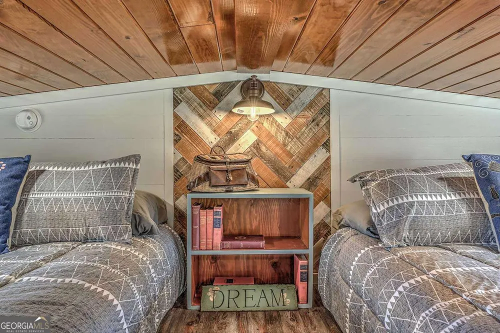 476, 478 Lapidary LN Young Harris, GA 30582