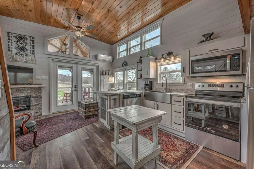 476, 478 Lapidary LN Young Harris, GA 30582
