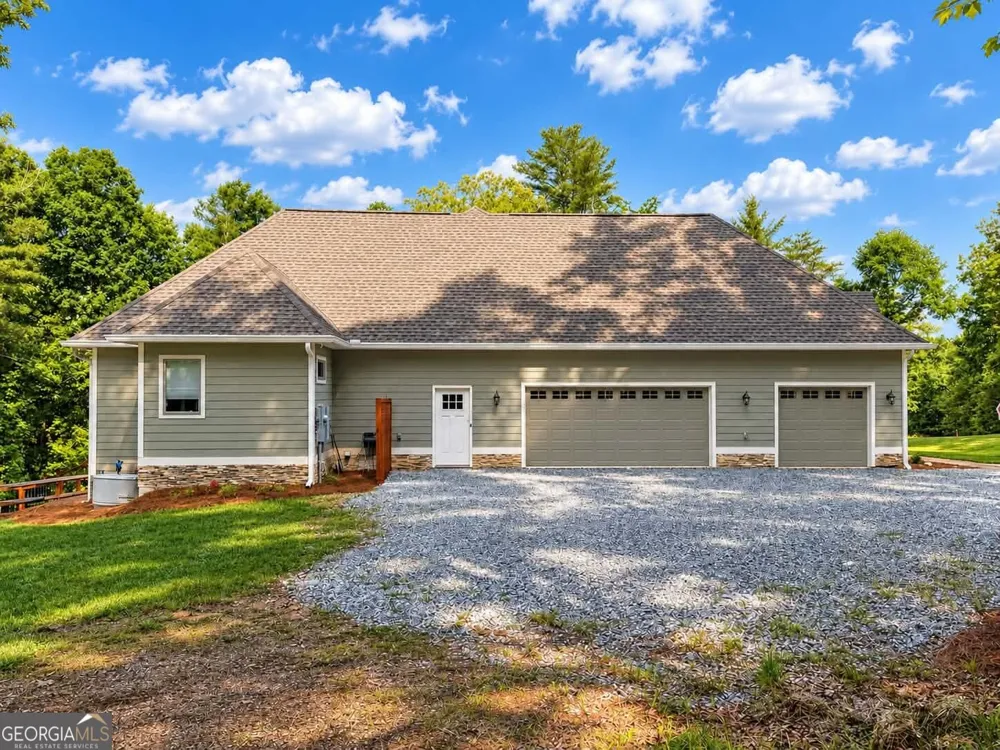 685 Rockwood TRL Blairsville, GA 30512