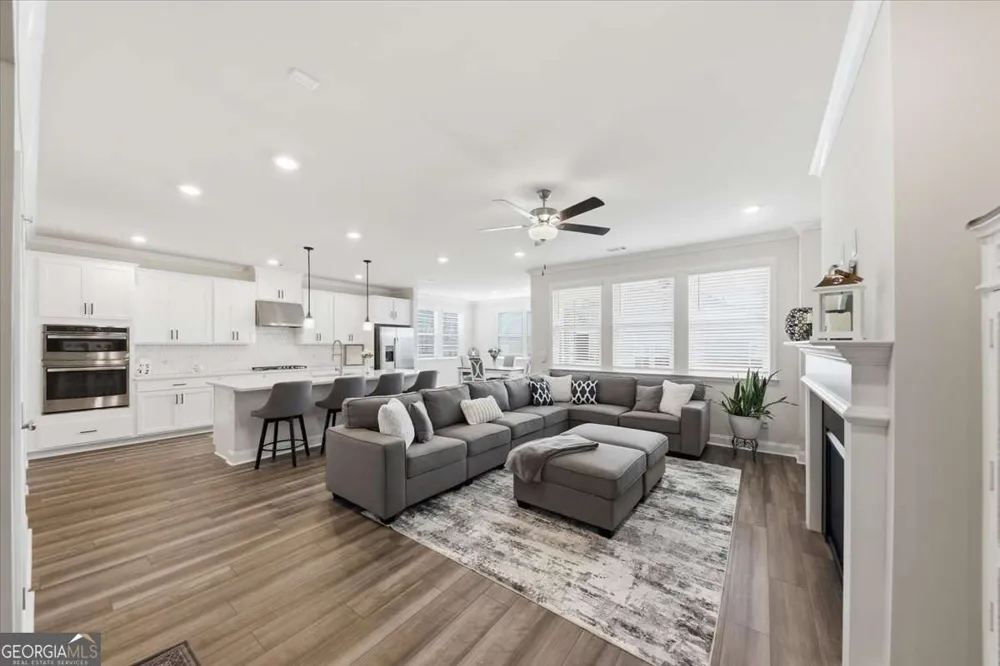 3939 Alderstone DR Flowery Branch, GA 30542