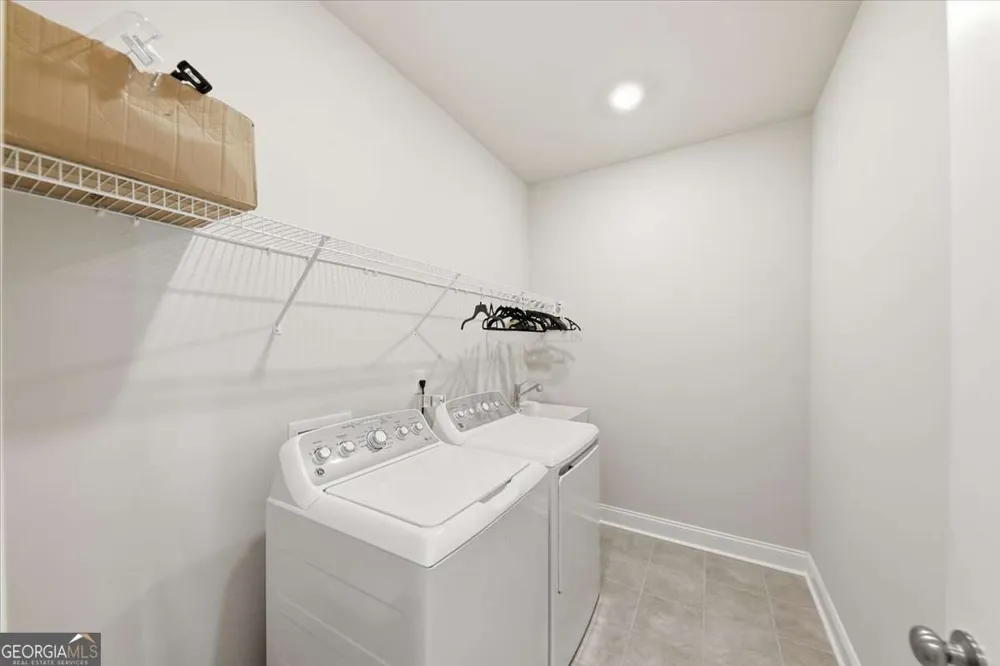3939 Alderstone DR Flowery Branch, GA 30542