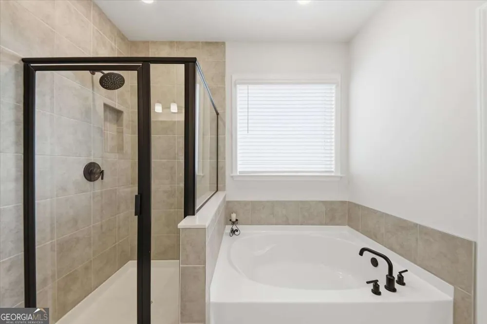 3939 Alderstone DR Flowery Branch, GA 30542
