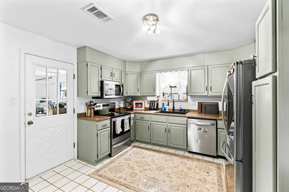 121 Barnesdale DR Warner Robins, GA 31093