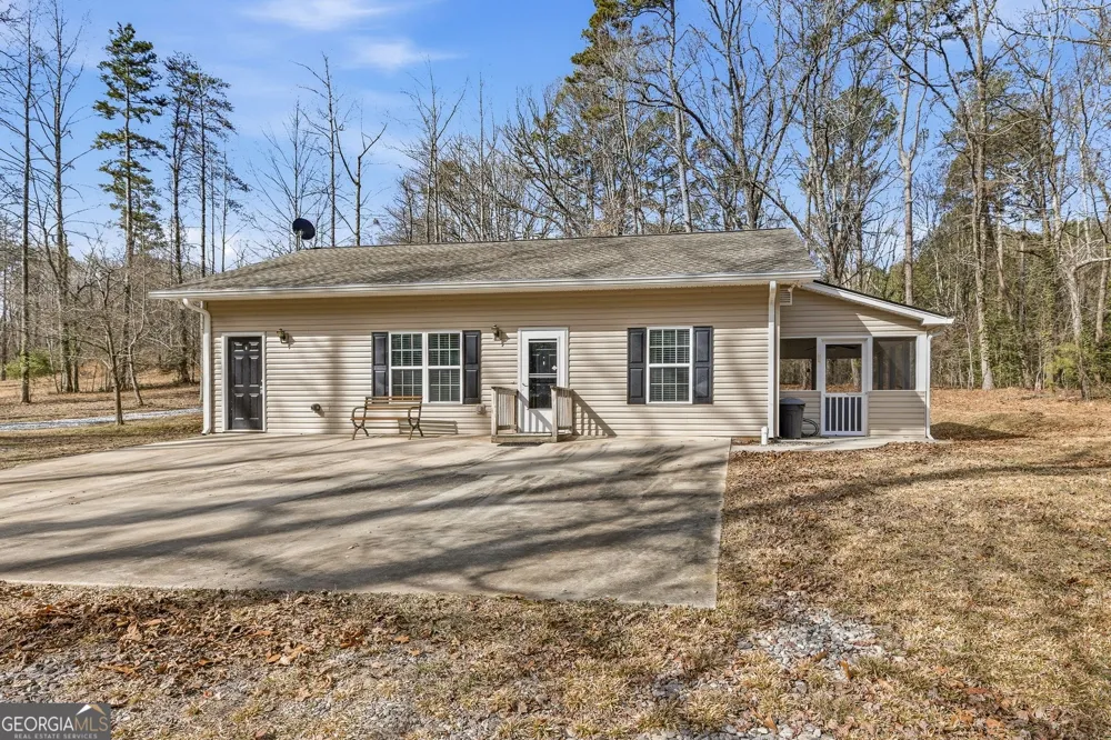 1046 Chase RD Cornelia, GA 30531