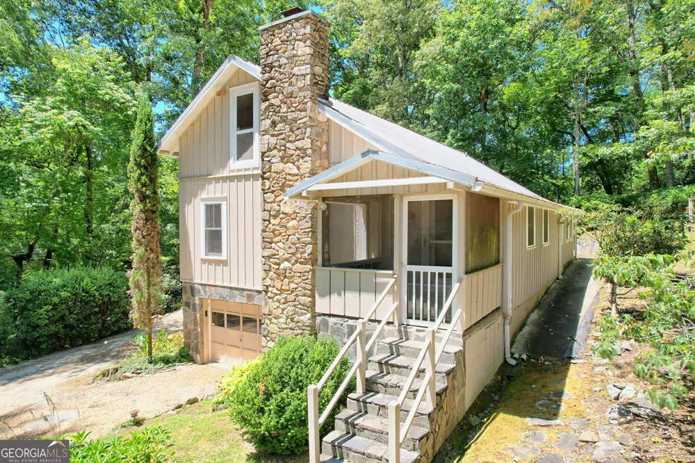 208 Colony RD Dillard, GA 30537