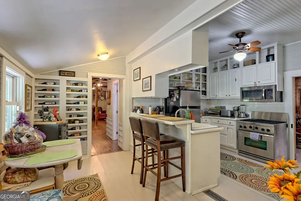 208 Colony RD Dillard, GA 30537