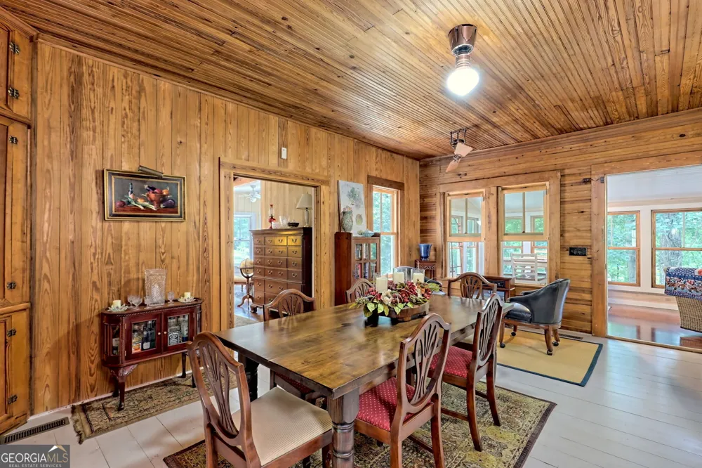 208 Colony RD Dillard, GA 30537