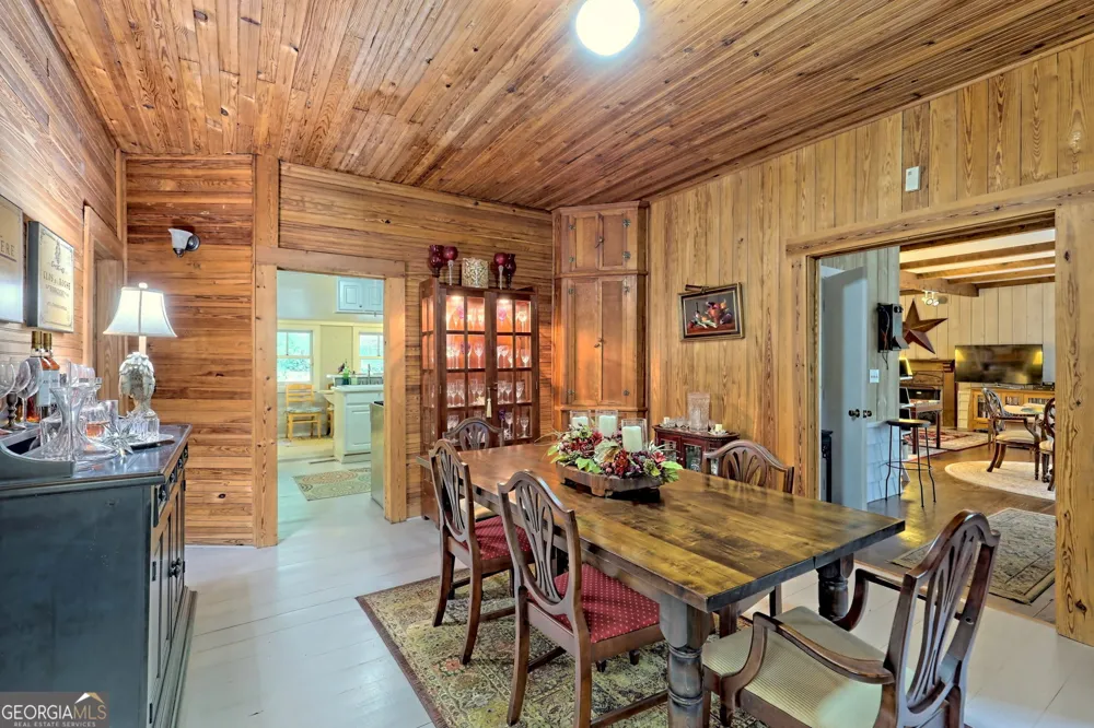 208 Colony RD Dillard, GA 30537