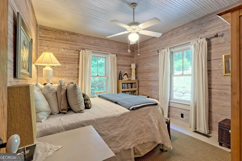208 Colony RD Dillard, GA 30537