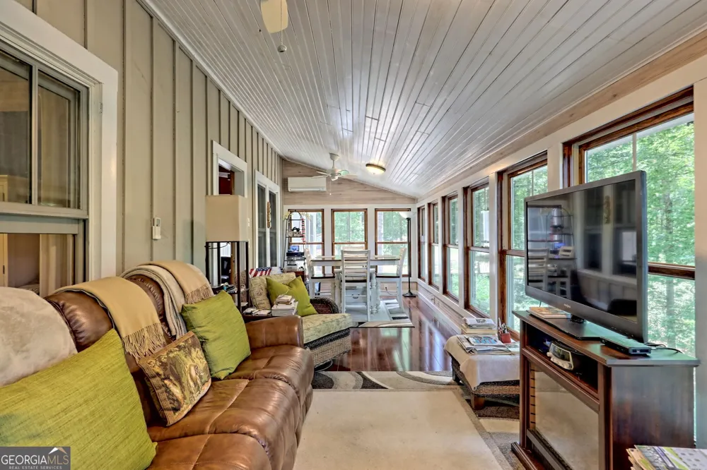 208 Colony RD Dillard, GA 30537