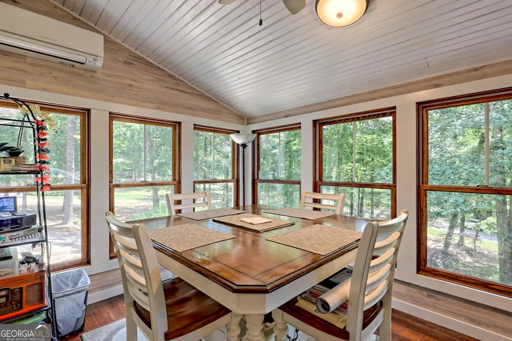 208 Colony RD Dillard, GA 30537