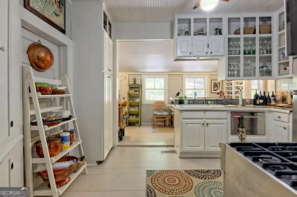 208 Colony RD Dillard, GA 30537