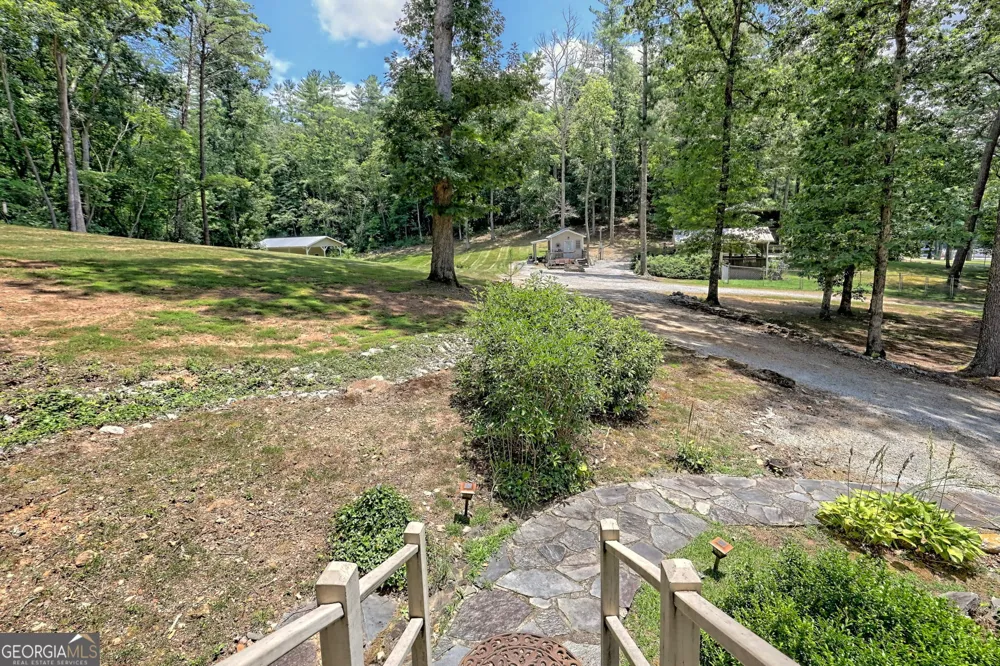 208 Colony RD Dillard, GA 30537
