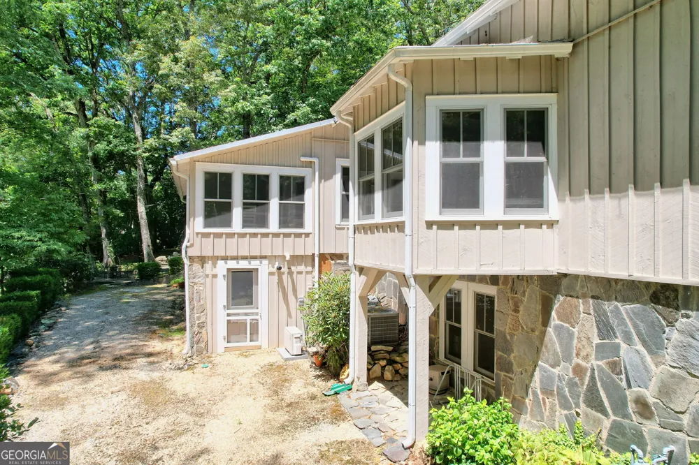 208 Colony RD Dillard, GA 30537
