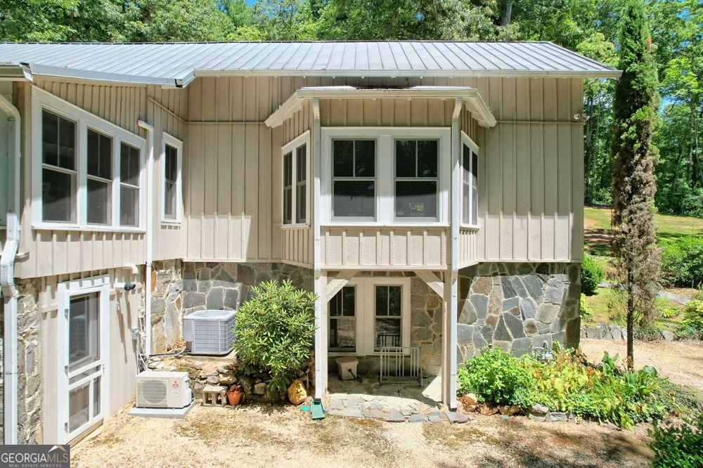 208 Colony RD Dillard, GA 30537