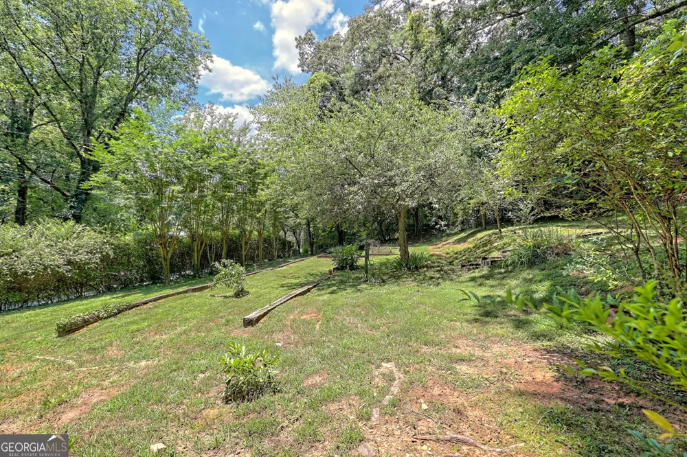 208 Colony RD Dillard, GA 30537