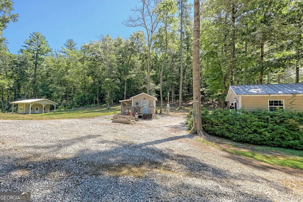 208 Colony RD Dillard, GA 30537